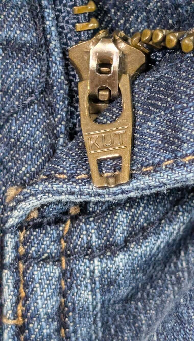 KUT From The Kloth Katy Mid Rise Boyfriend Jeans Medium Wash Stretch Denim 10 - Picture 10 of 15